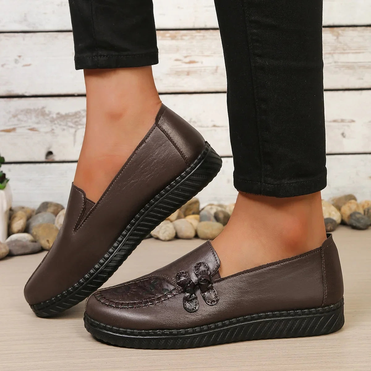 Women's Spring Autumn Leather Loafers Floral Embossed Slip‑On Flats Anti‑Slip Comfort Casual Mom Daily Walking Free Shipping