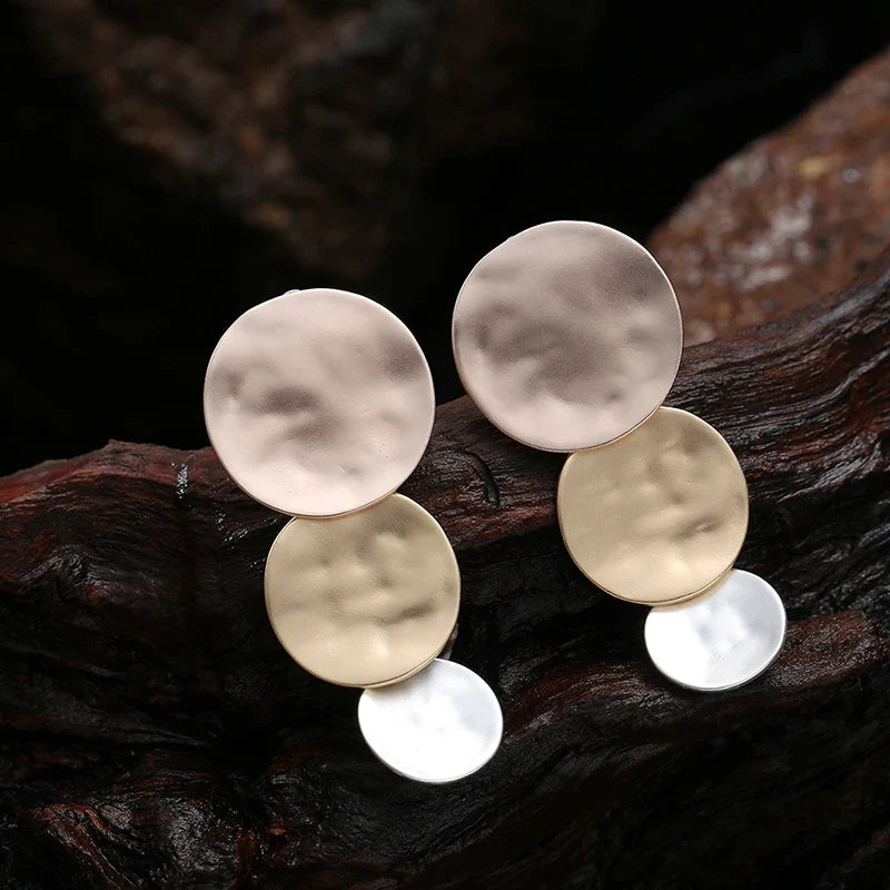 Trendy Vintage Hammered Texture Round Disc Clip on Earrings Non Pierced Matte Platting for Women Statement Earrings Jewelry