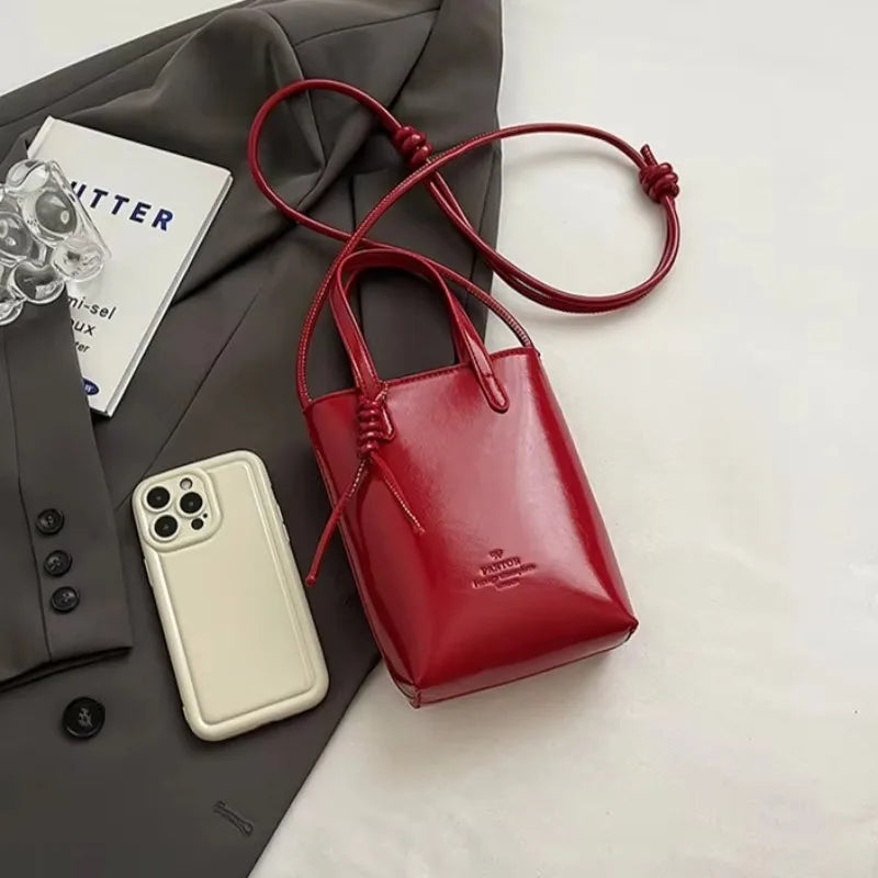 Leather Mini Crossbody Bag for Women | New Korean Fashion Luxury Shoulder Bag & Simple Retro Handbag