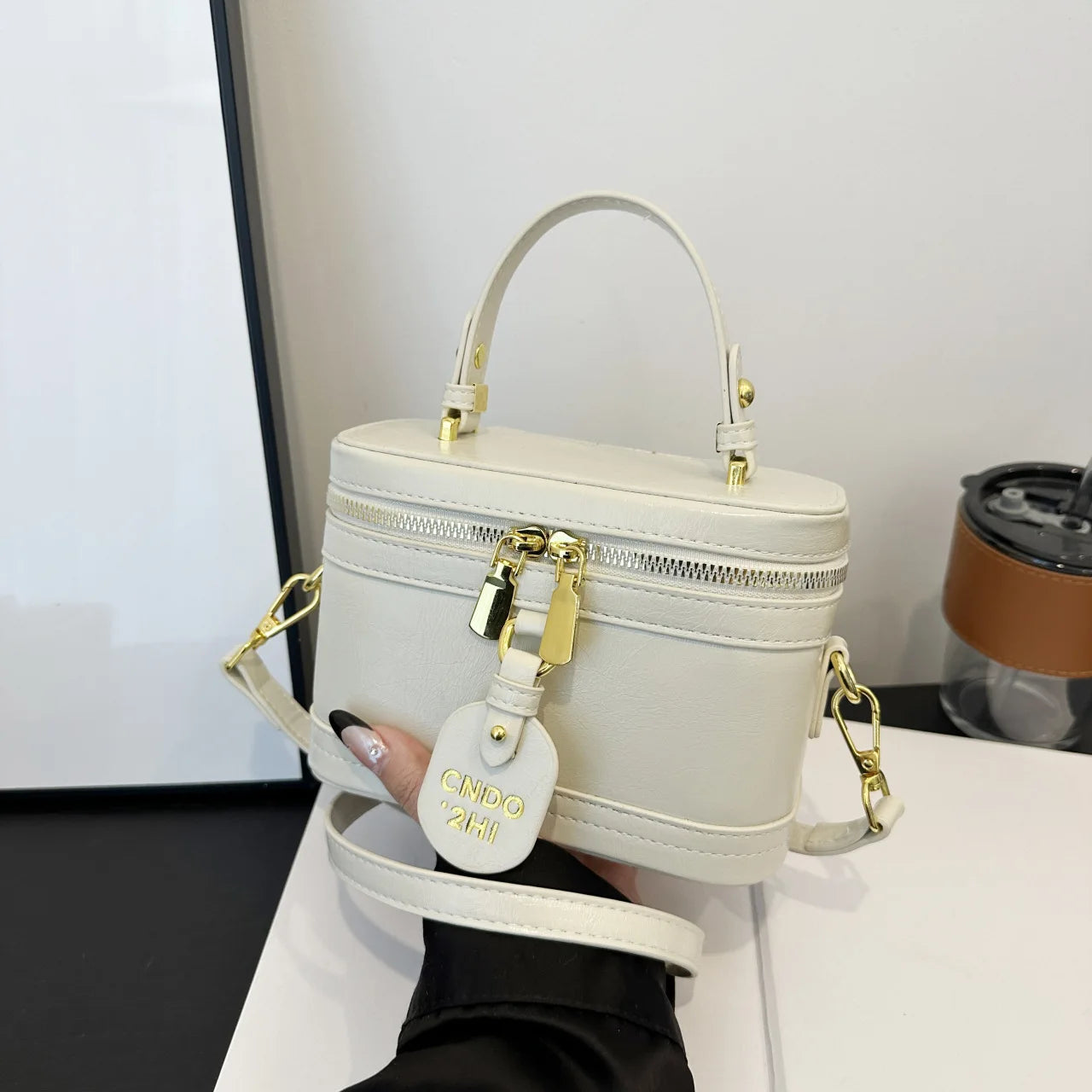 New Retro Versatile Shoulder Bag | High-End Casual Oblique Span Women's Hand Bucket Bag (Fashionable Crossbody)
