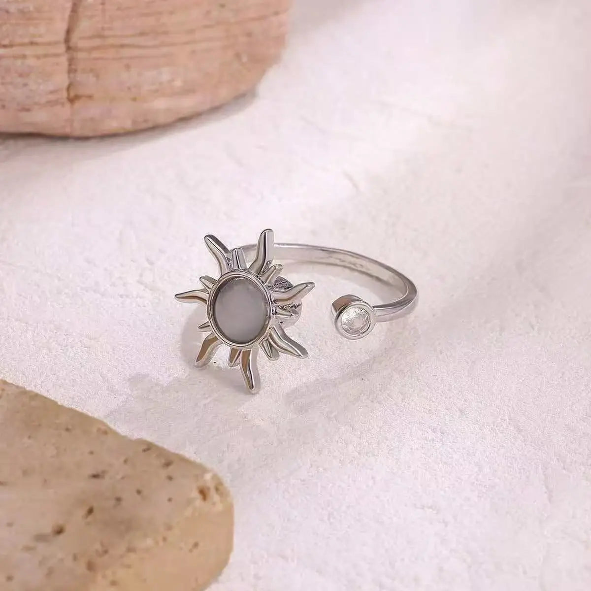 Fashion Creek Two Full Diamond Zircon Sunflower Pendants Rotating Women's Finger Rings Fashion Daily Wear Jewelry Gifts