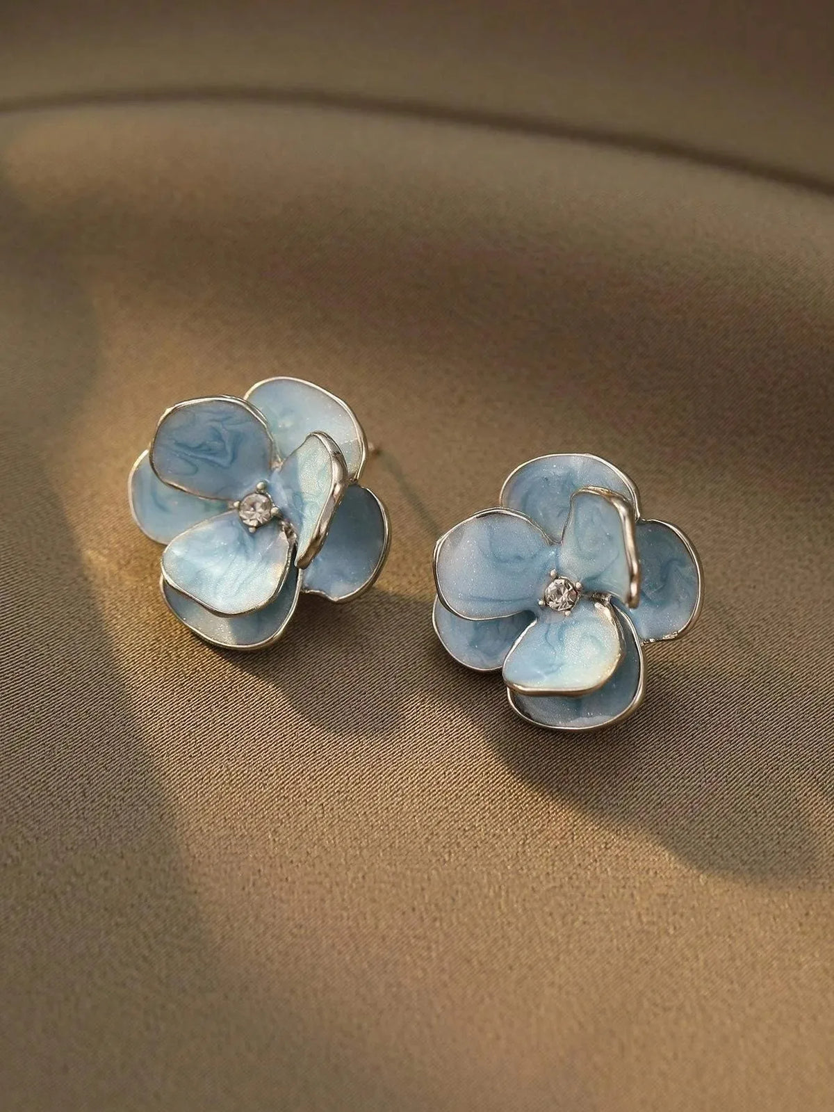 New Fashion Sweet Design Spring/Summer Blue Pink Enamel Flower Light Luxury High End Earrings Party Gifts for Women Jewelry