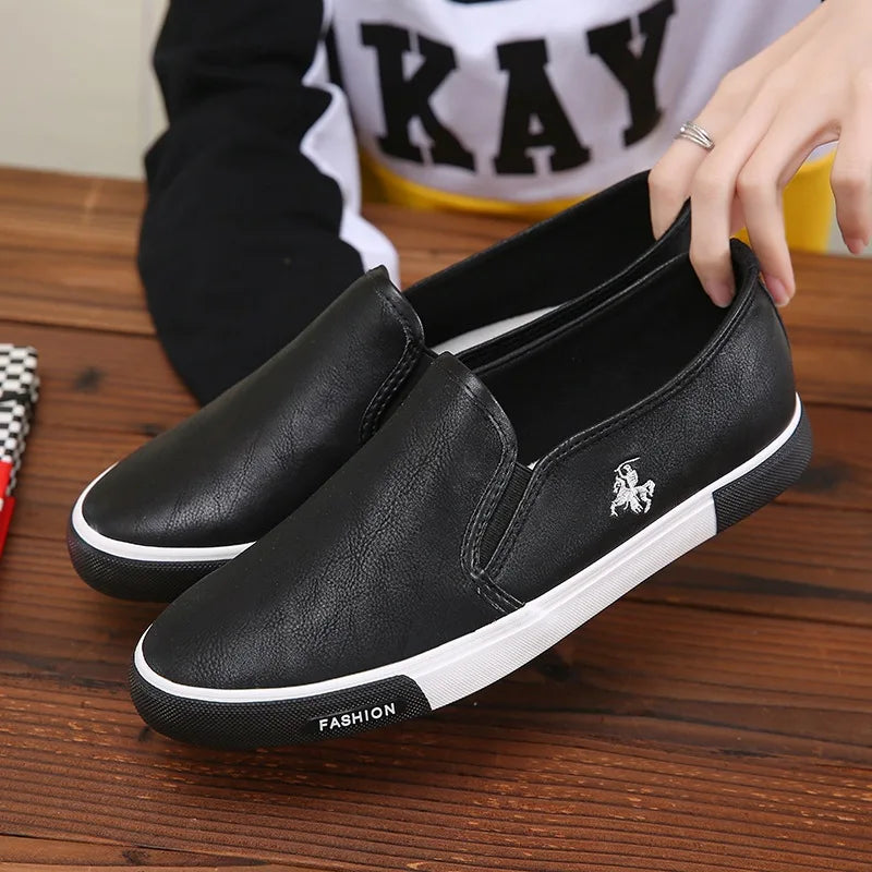 2026 New Leather Men's Shoes Luxury Fashion Men Casual Shoes Retro Comfortable Loafers High Quality Men's Sneakers Driving Shoes
