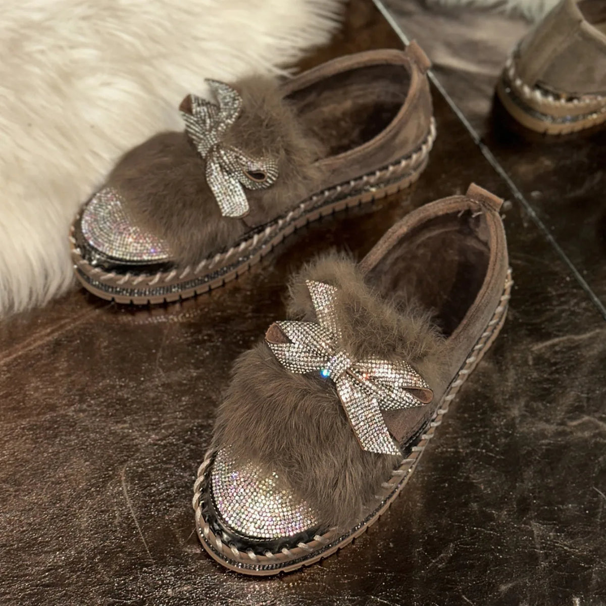 Trend Women Sneakers Furry Crystal Bow  Women Casual Shoes Flat Platform Loafers Short Plush Warm Autumn Winter Sneakers Woman