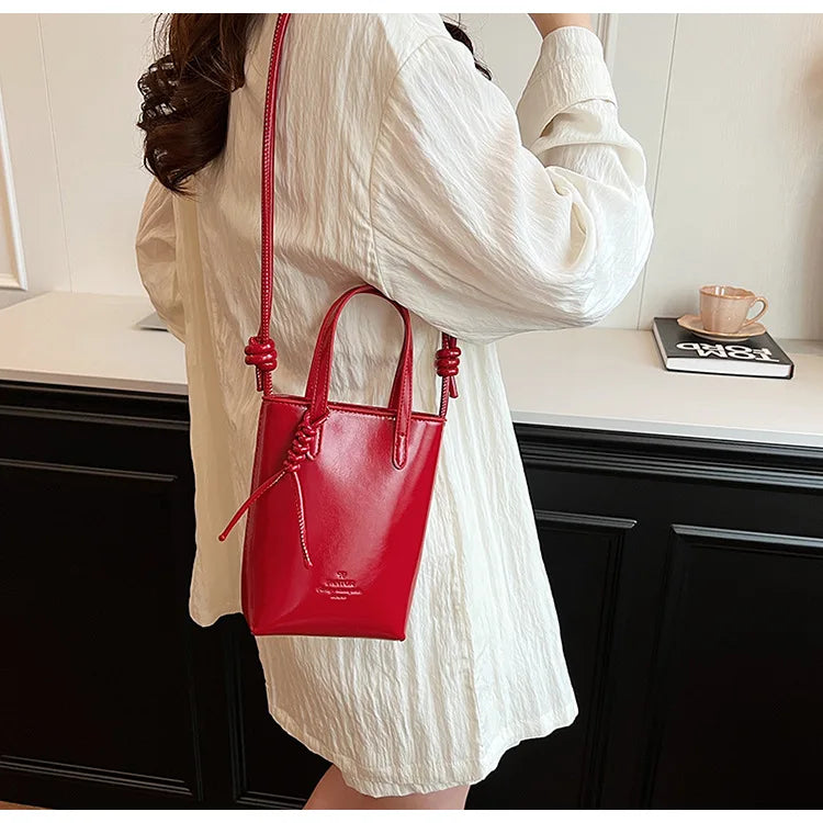 Leather Mini Crossbody Bag for Women | New Korean Fashion Luxury Shoulder Bag & Simple Retro Handbag