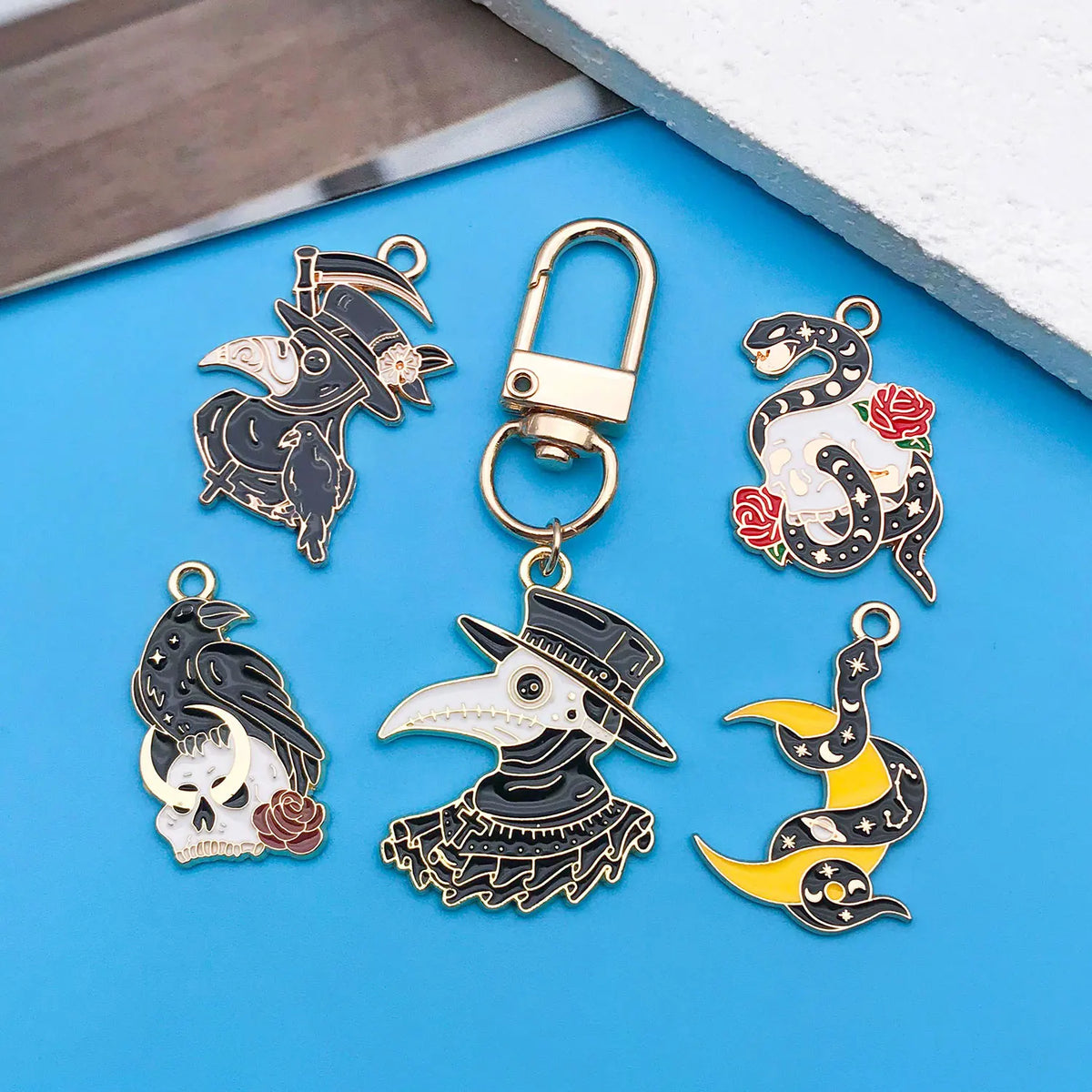 Mix 10/20 pcs of Alloy Enamel Halloween Charms Pendants, Suitable for DIY Necklace, Earring, Keychain Jewelry Making Accessory.