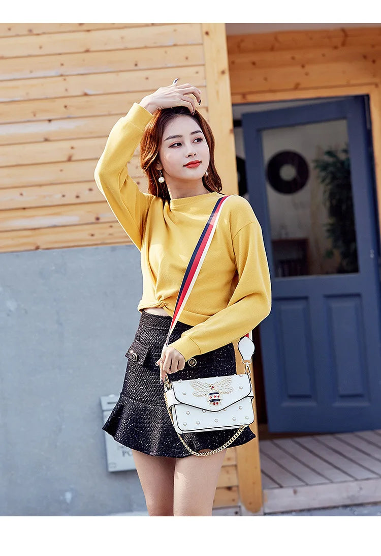 Women's Pearl and Bee Shoulder Handbag | PU Crossbody Bag with Chain