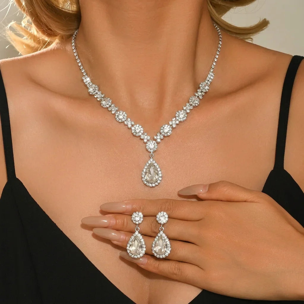 Simple and Atmospheric Water Droplet Necklace Earrings Two-Piece Set as a Surprise Birthday Gift for Girlfriend and Best Friend