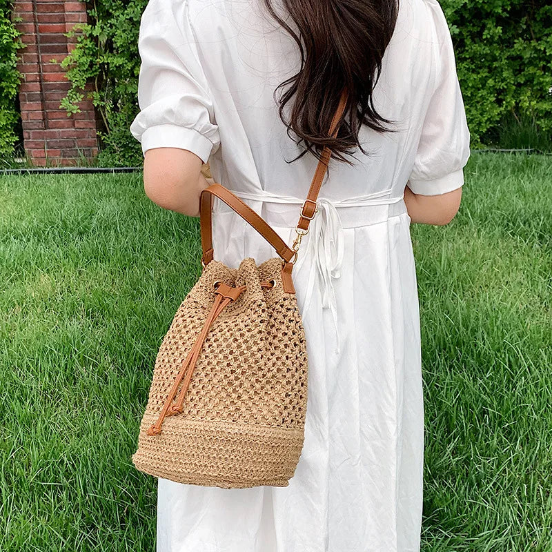 Simple Straw Bucket Bag for Women | Woven Handmade Shoulder Bag & Drawstring Crossbody Bag (Rattan Beach Bag for Girls & Travel Purse)