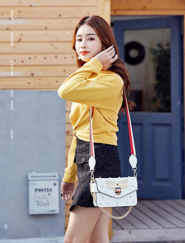 Women's Pearl and Bee Shoulder Handbag | PU Crossbody Bag with Chain