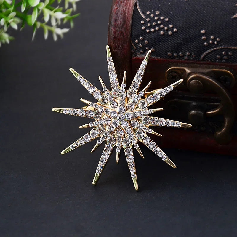 Rhinestone Hexagram Brooches for Women Men Fashion Starburst Metal Lapel Pin Clothes Accessories Office Leisure Jewelry Gift