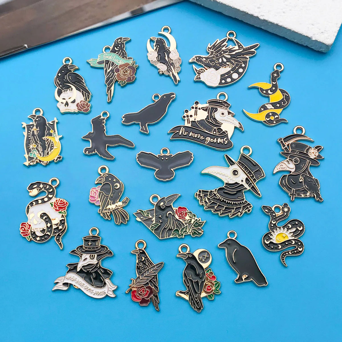 Mix 10/20 pcs of Alloy Enamel Halloween Charms Pendants, Suitable for DIY Necklace, Earring, Keychain Jewelry Making Accessory.