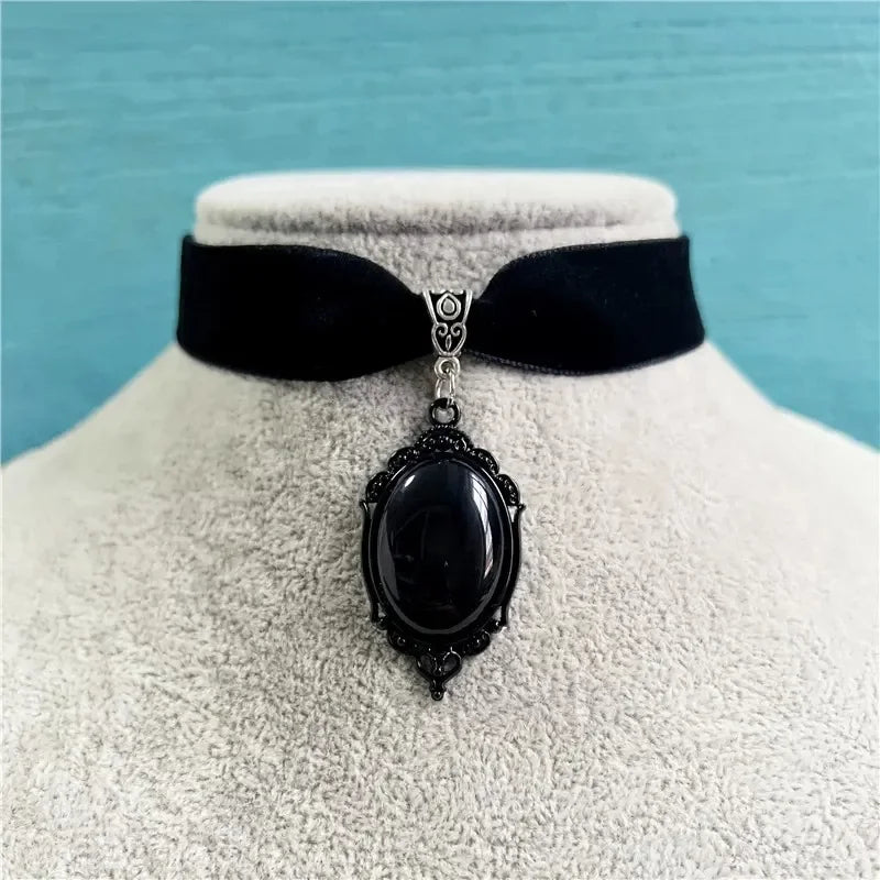 Gothic Vampire Cameo Pendant Choker Velvet Necklace for Women Fashion Pagan Witchcraft Jewelry Female Gifts Creative Punk Choker