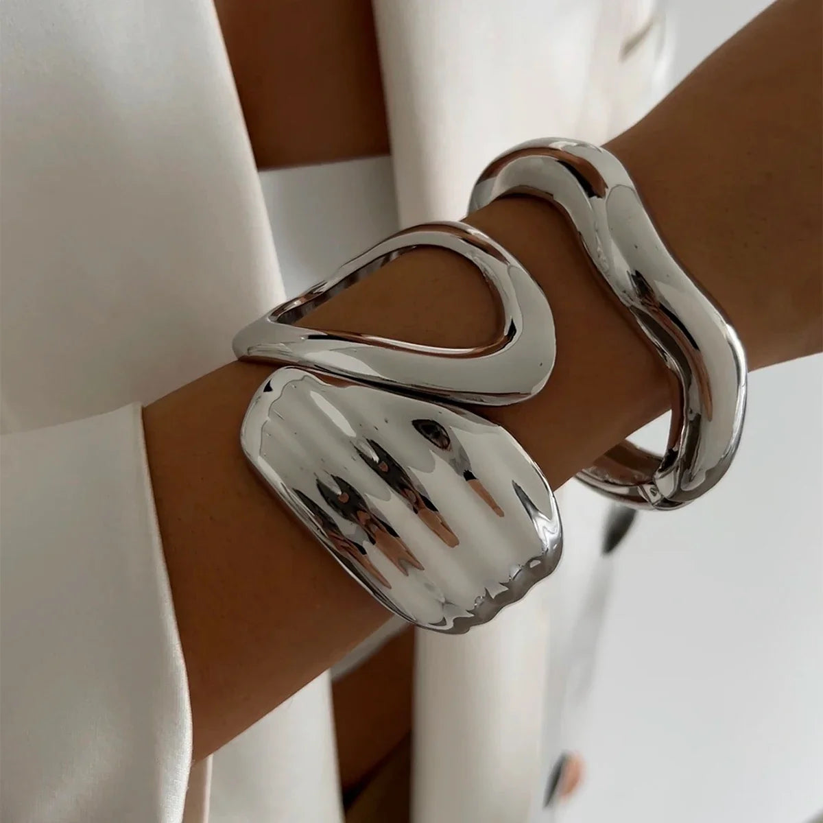 SHIXIN Design Geometric Water Drop Gold Color Wide Spring Bangles for Women Elegant Imitation Pearl Cuff Bracelets New Jewelry