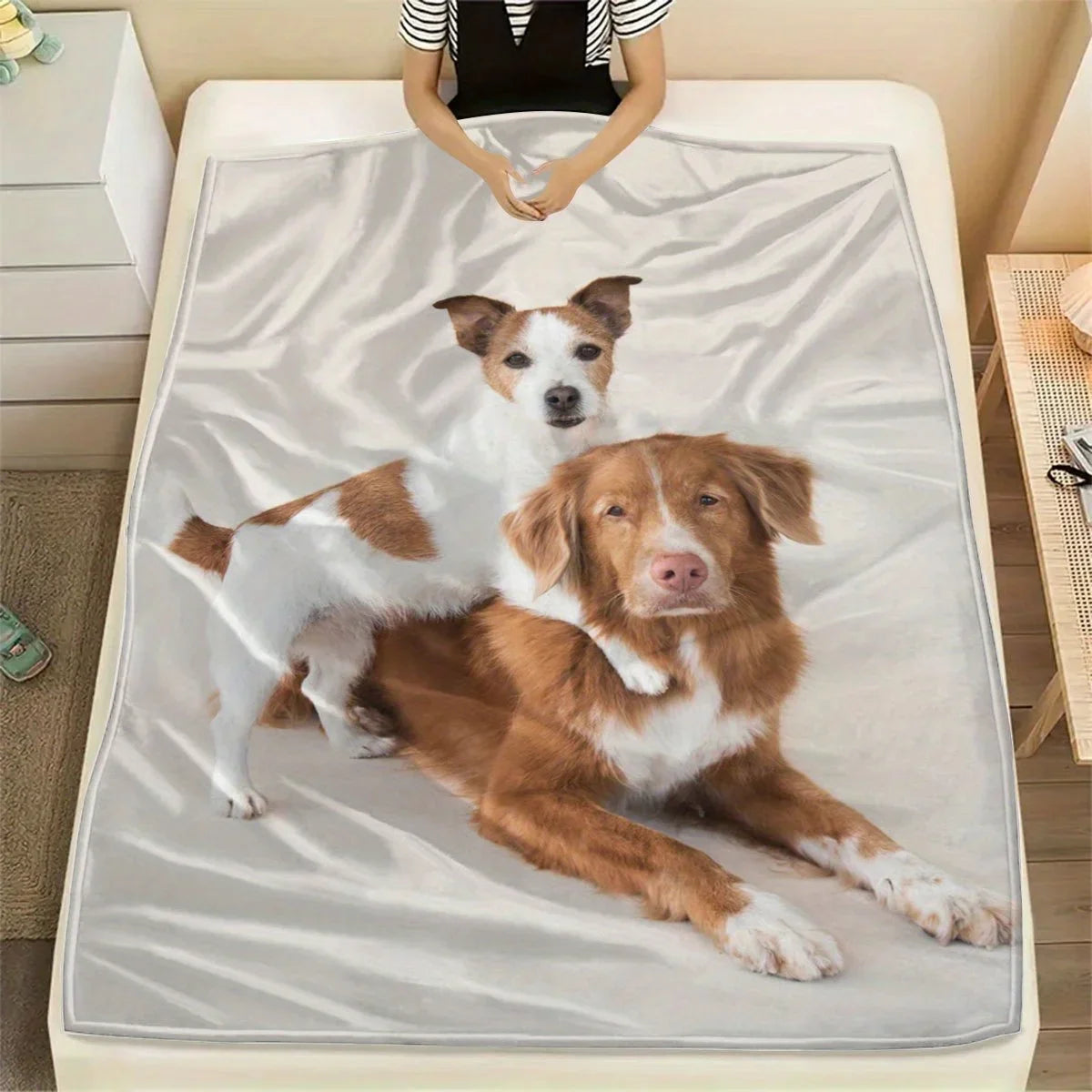 Customized Pet Blankets, Photo Blankets for Cats and Dogs, Personalized DIY Carpets, Custom-Made with Your Own Image, Comfortable Flannel Bed Blankets for All Seasons, Warm, Soft, Stylish, the Perfect Gift Souvenir for Animal