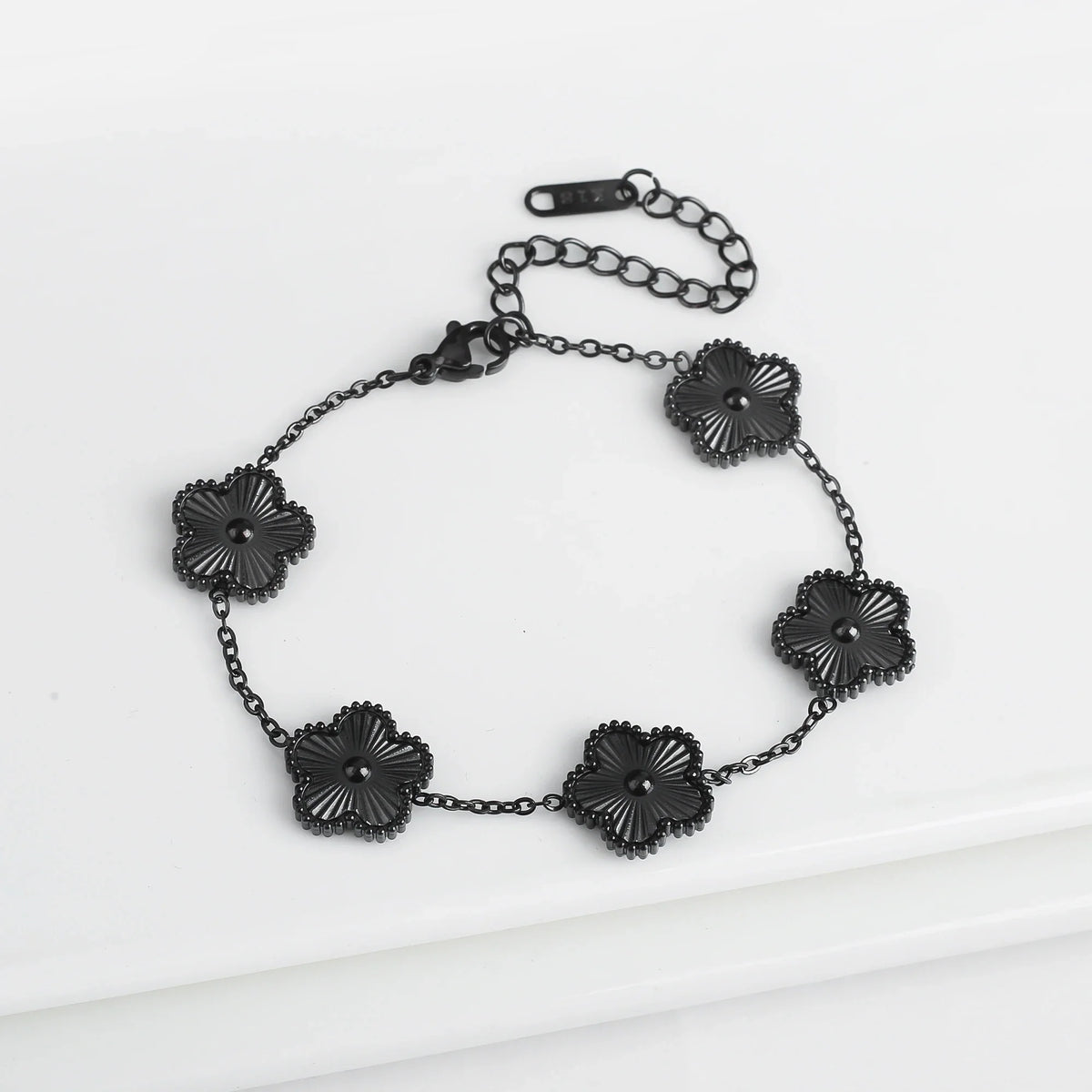 Hot Sale Black/Gold Stainless Steel Laser Five-Leaf Flower Charm Bracelet Personalized For Man Woman Classic Clover Jewelry