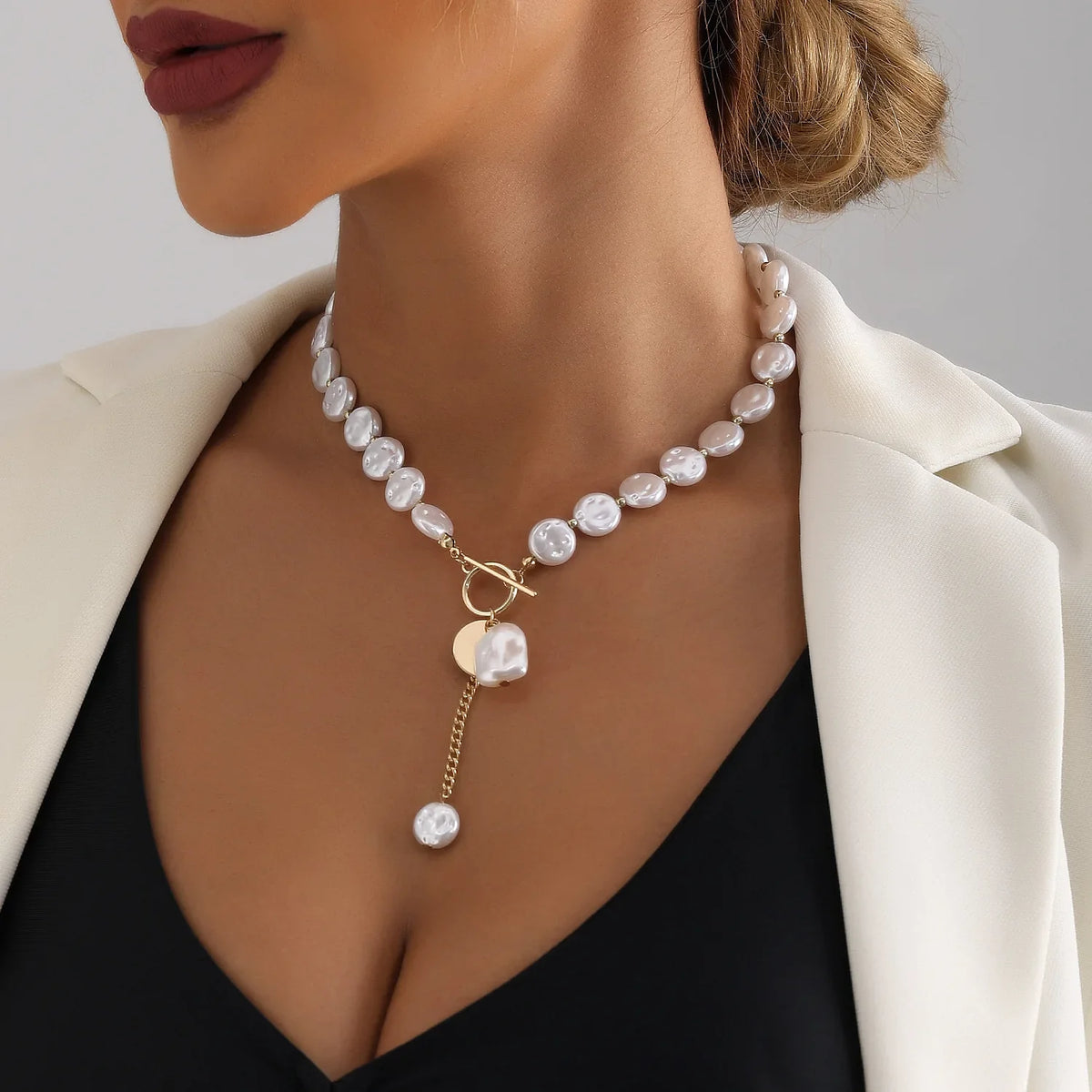 Kpop Imitation Pearl Beaded Pendant Necklace Moon Metal Link Splicing Choker for Women Ladies Jewelry Wedding