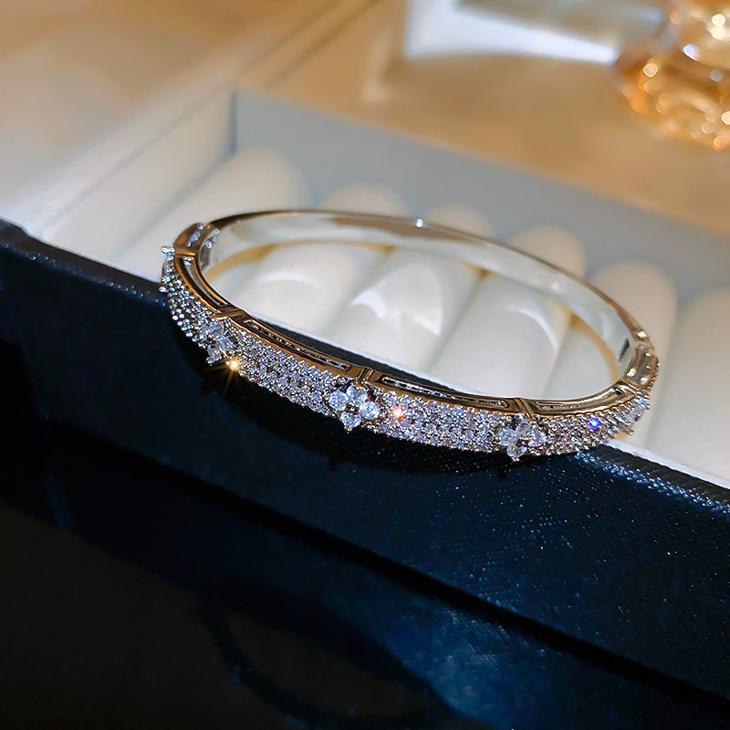 Zircon Flower Bracelet Stylish, Simple, and Versatile