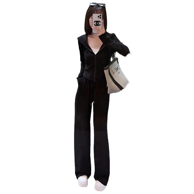 Fashionable Slimming Youthful Sportswear For Women