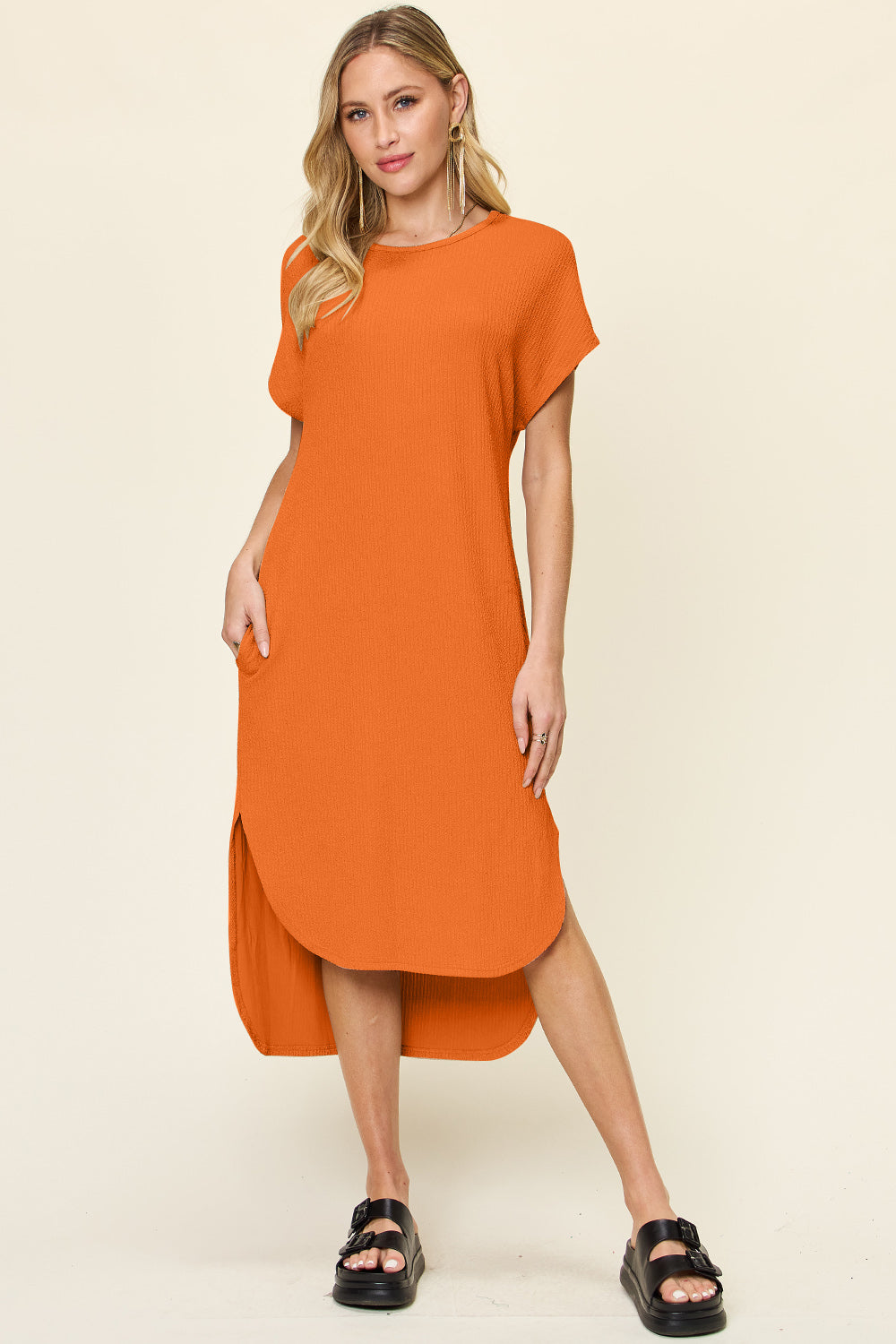 Slightly Slit Round Neck Short Sleeve Dress