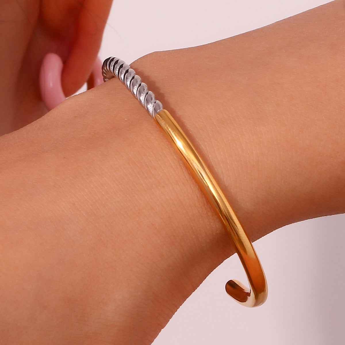 Glossy Twist Color Matching Bracelet