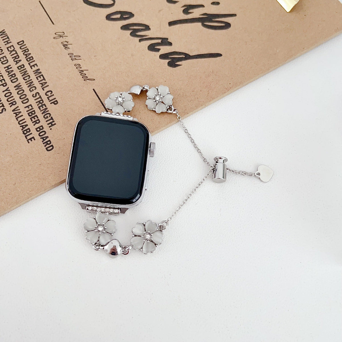 1 Style Heart-Shaped Flower Watch Band, Compatible With All Major Smartwatch Brands