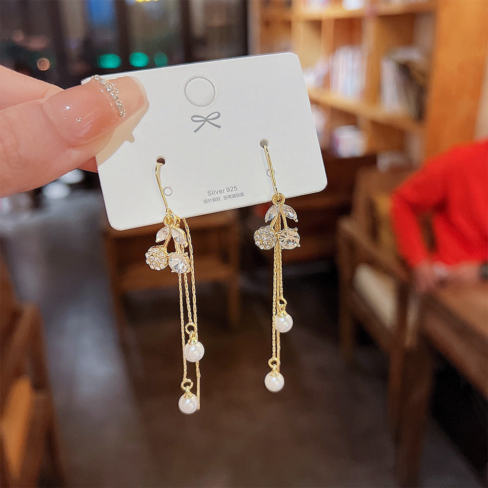Light Luxury Pearl Earrings
