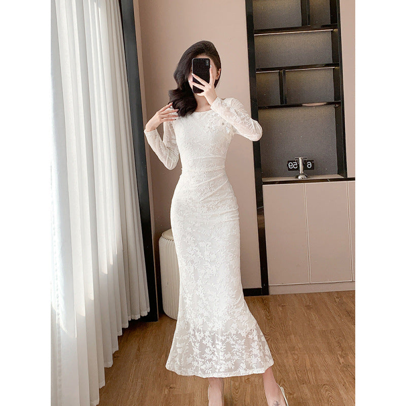 A Light Luxury And Elegant Lace Dress That Wraps Around The Buttocks