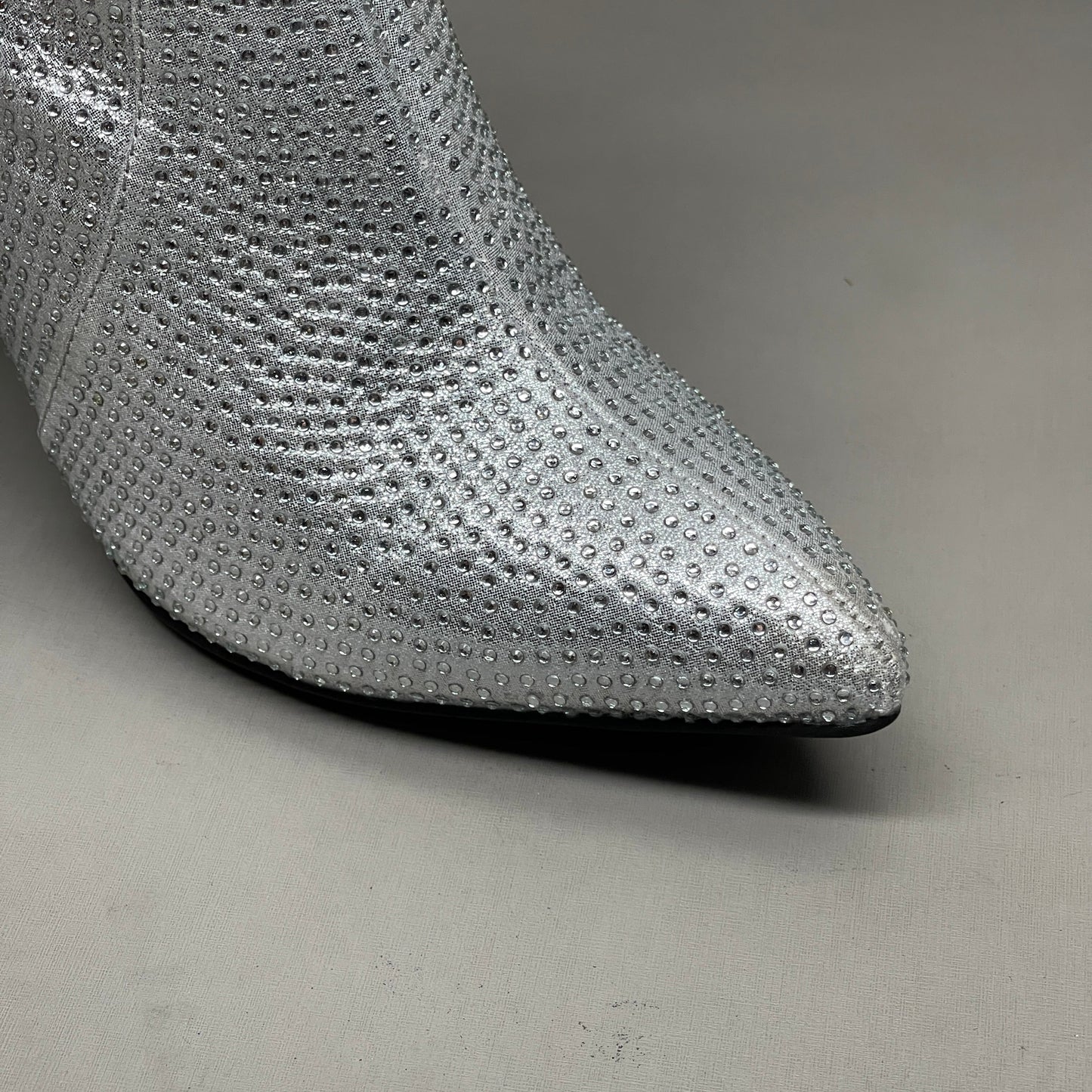 MIA Mackynzie Silver Stone Tall Heeled Boots Sz 6.5M Q100302