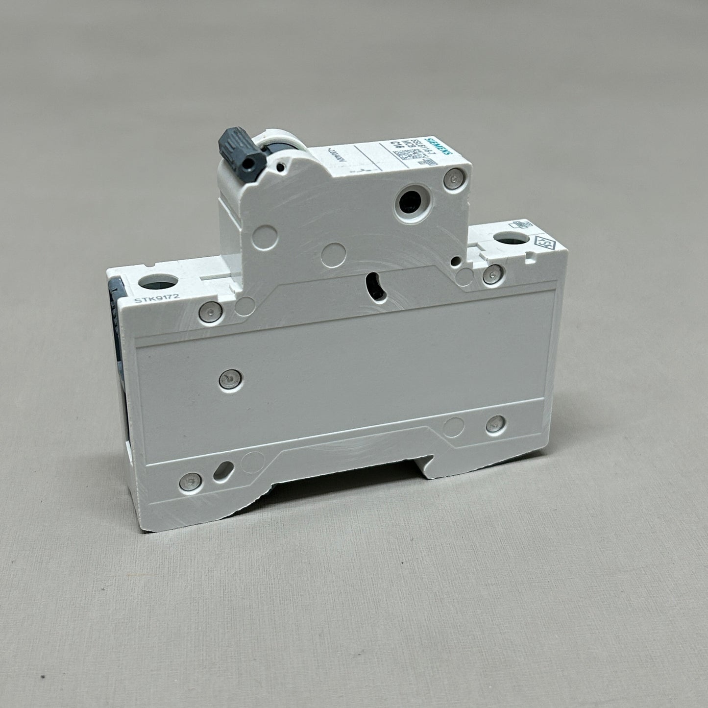 SIEMENS Miniature Circuit Breaker 16 AMP 230-400 VAC Off-White 5SL6116-7 (New)