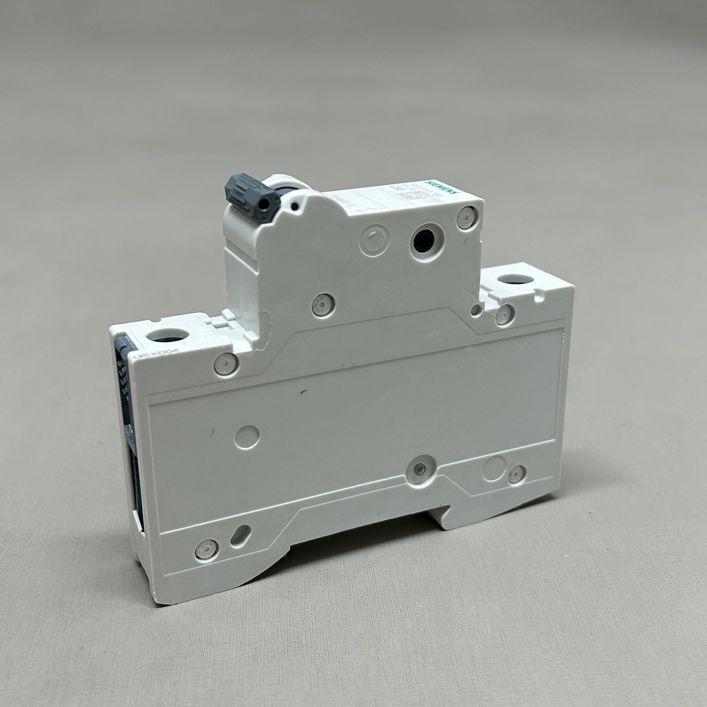 SIEMENS Miniature Circuit Breaker 230/400 V 6kA Off-White 5SL6163-7BB (New)
