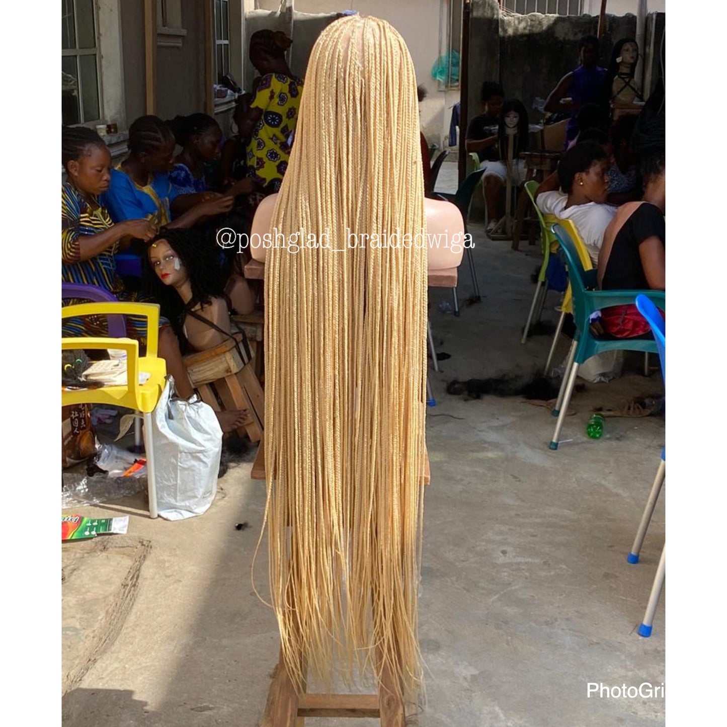 SHADE KNOTLESS BLONDE (IN KNEE COST EXTRA $50)
