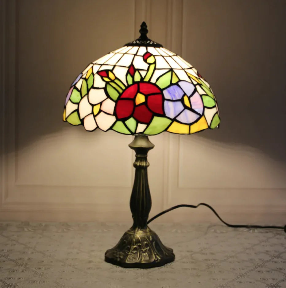 Style Loft Collection Exquisitely Elegant Antique New York Comfort Table Lamp