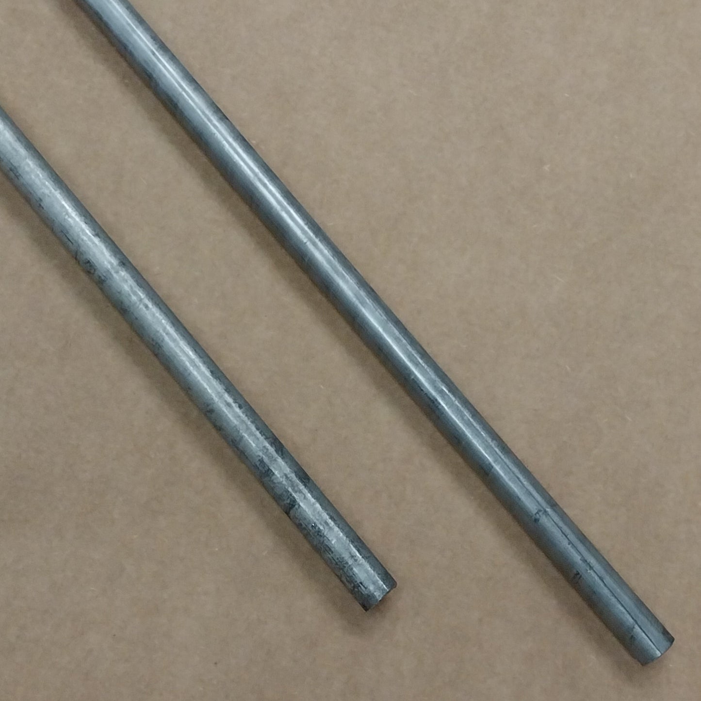 Nickel Alloy Round Rod (2 Pack) Sz ¾" x 81⅛" & ¾ X 81¼" Gray
