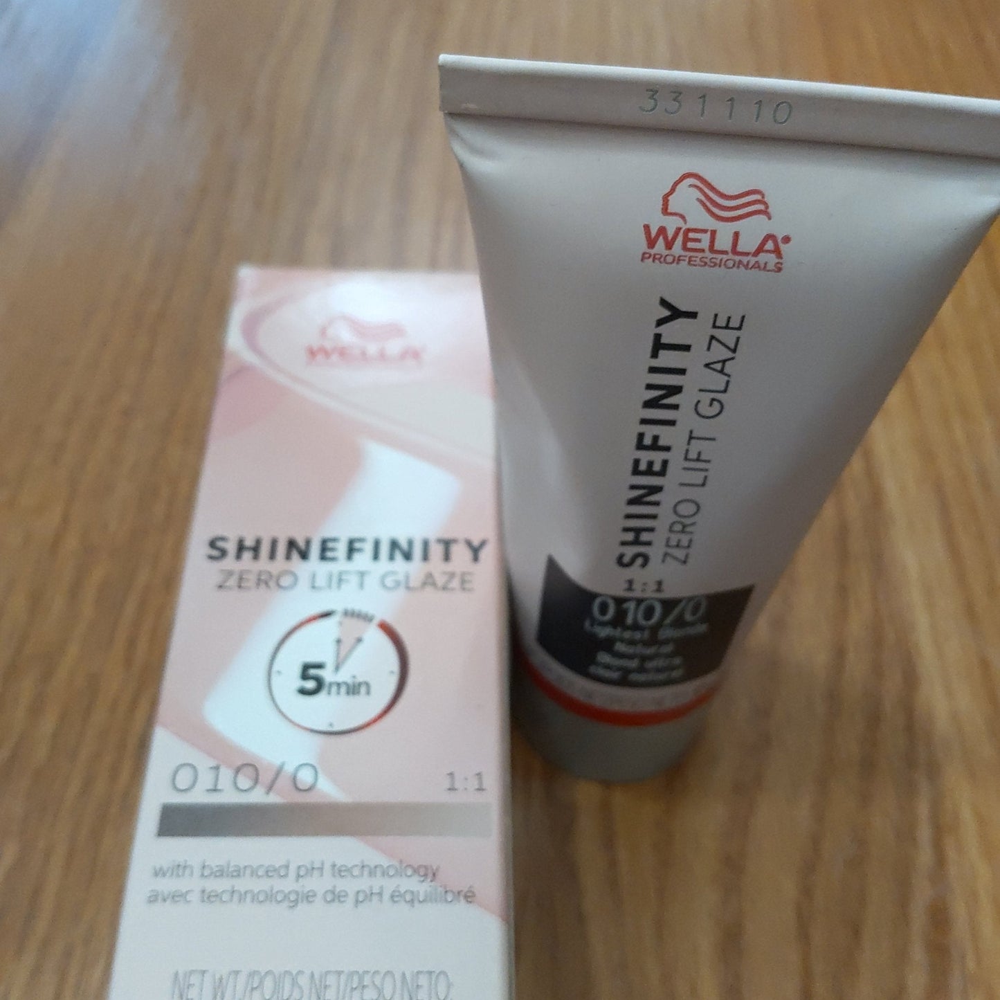 wella shinefinity zero lift glaze 2 oz color 06/0